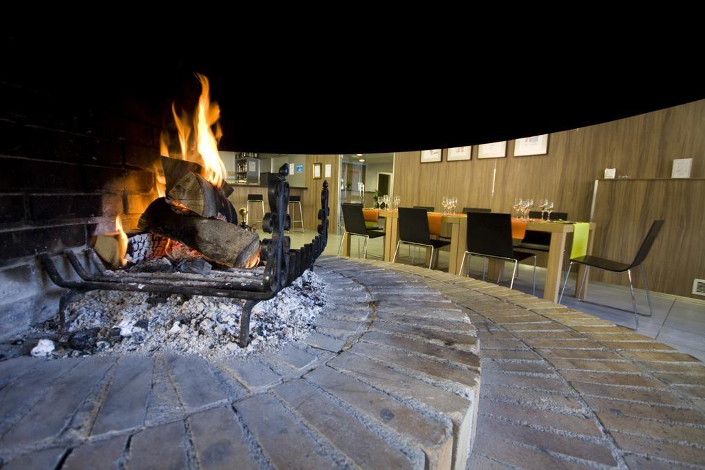 Hotel Y Apartamentos Snoe איסאבה מראה חיצוני תמונה