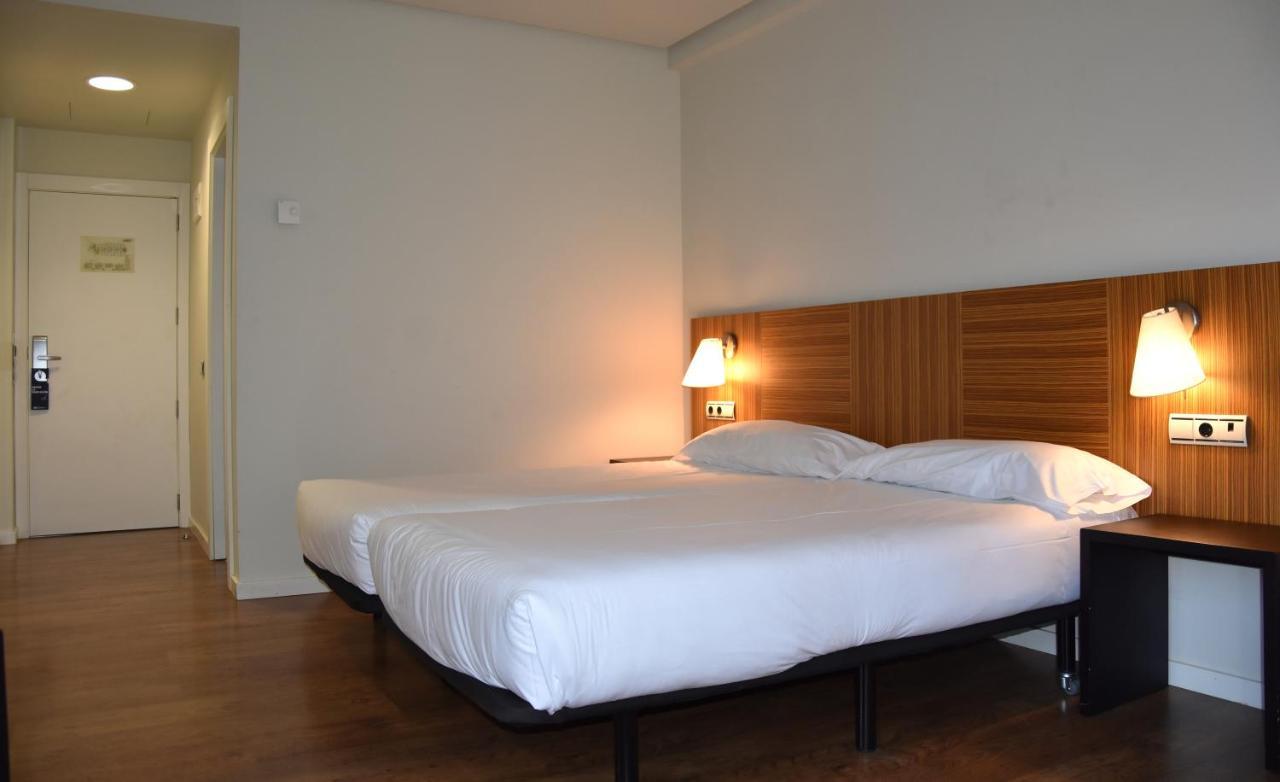 Hotel Y Apartamentos Snoe איסאבה מראה חיצוני תמונה