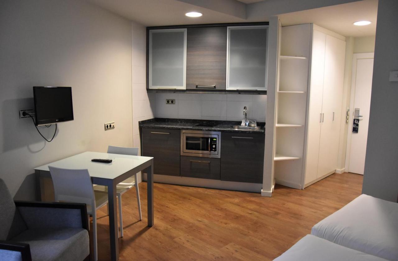 Hotel Y Apartamentos Snoe איסאבה מראה חיצוני תמונה