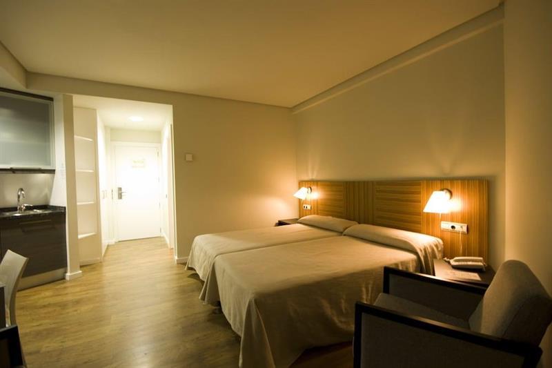 Hotel Y Apartamentos Snoe איסאבה מראה חיצוני תמונה