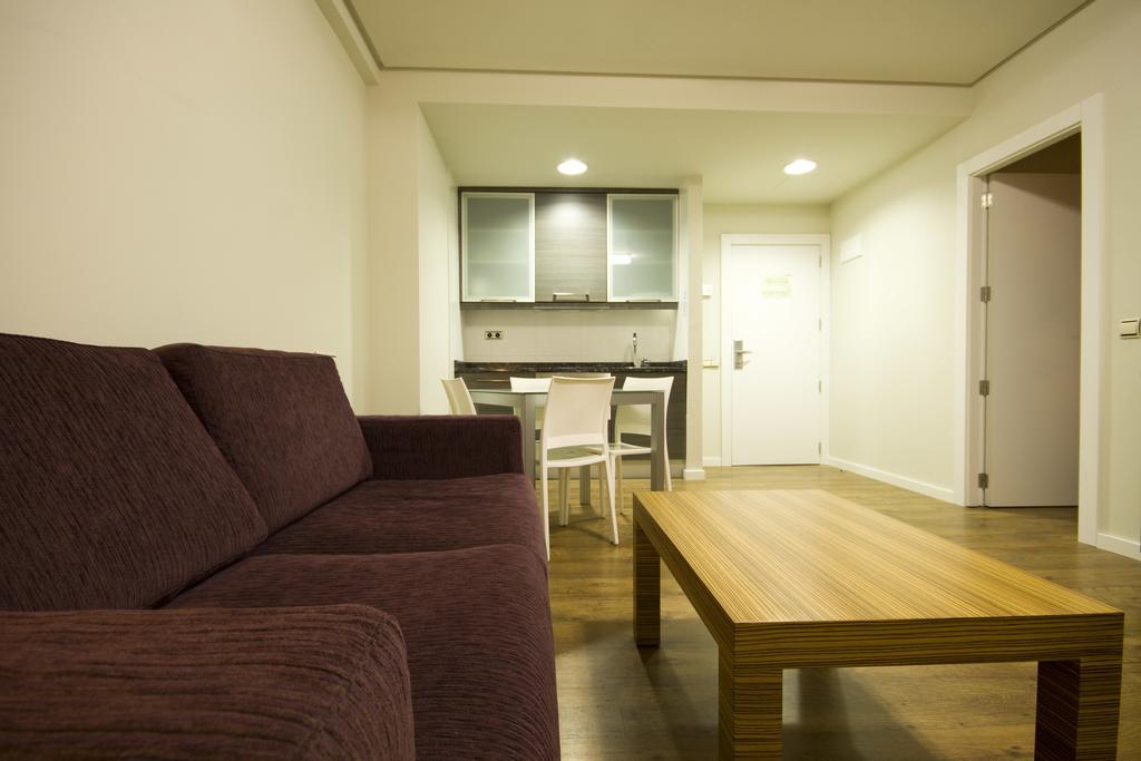 Hotel Y Apartamentos Snoe איסאבה מראה חיצוני תמונה