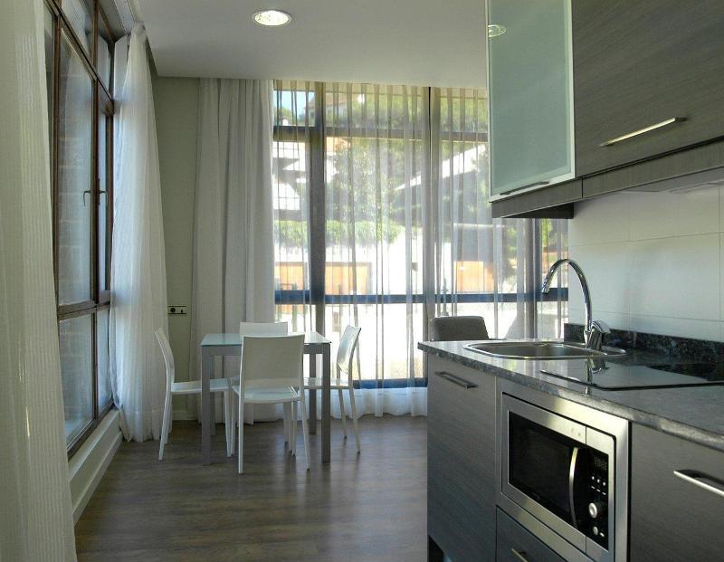 Hotel Y Apartamentos Snoe איסאבה מראה חיצוני תמונה