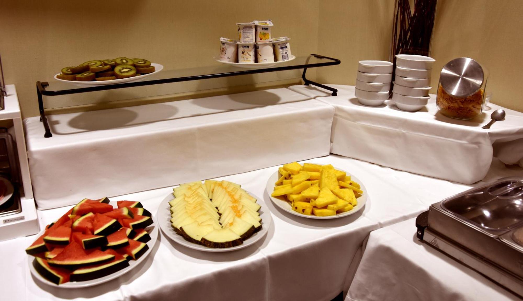 Hotel Y Apartamentos Snoe איסאבה מראה חיצוני תמונה