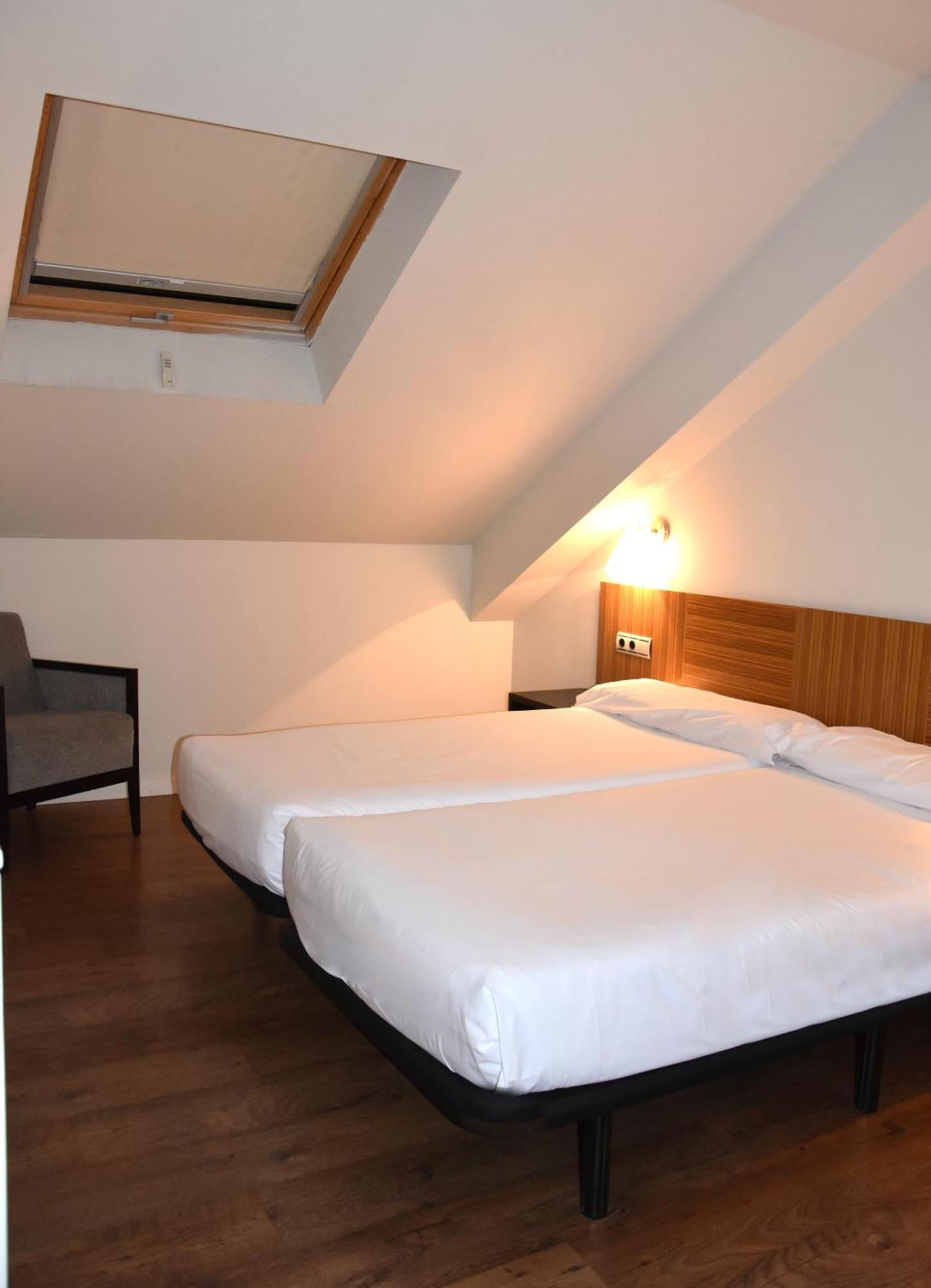 Hotel Y Apartamentos Snoe איסאבה מראה חיצוני תמונה