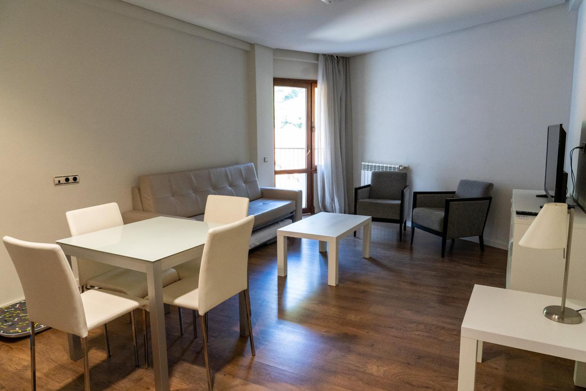 Hotel Y Apartamentos Snoe איסאבה מראה חיצוני תמונה