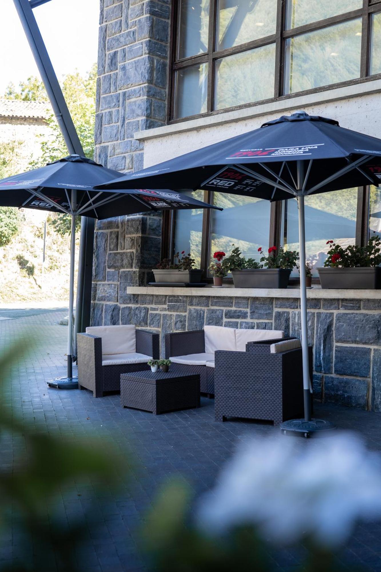 Hotel Y Apartamentos Snoe איסאבה מראה חיצוני תמונה